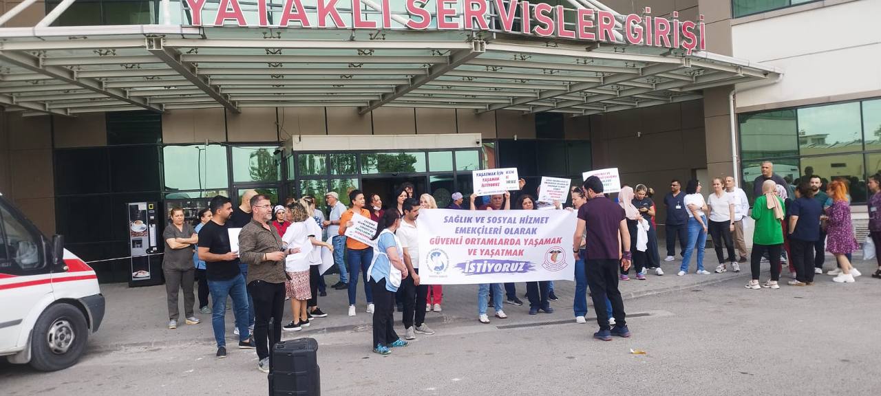 Tarsus Devlet Hastanesi önünde açıklama