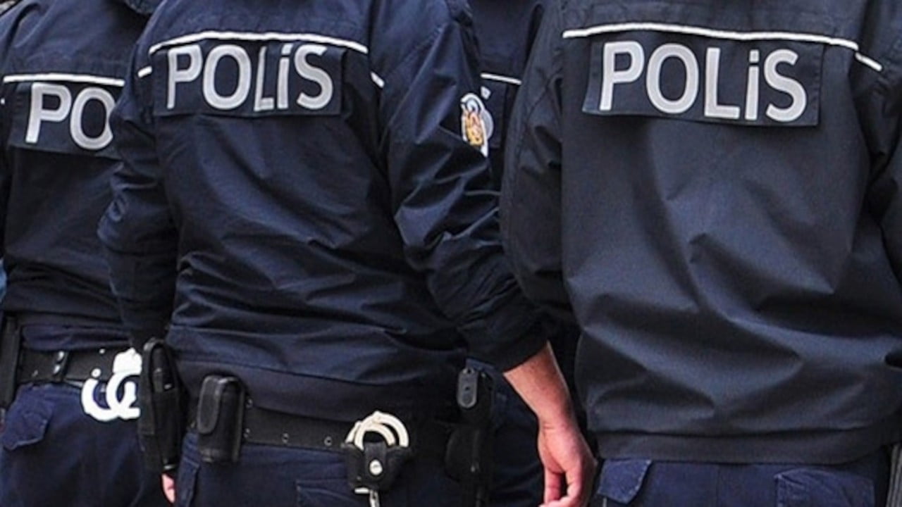 Polis