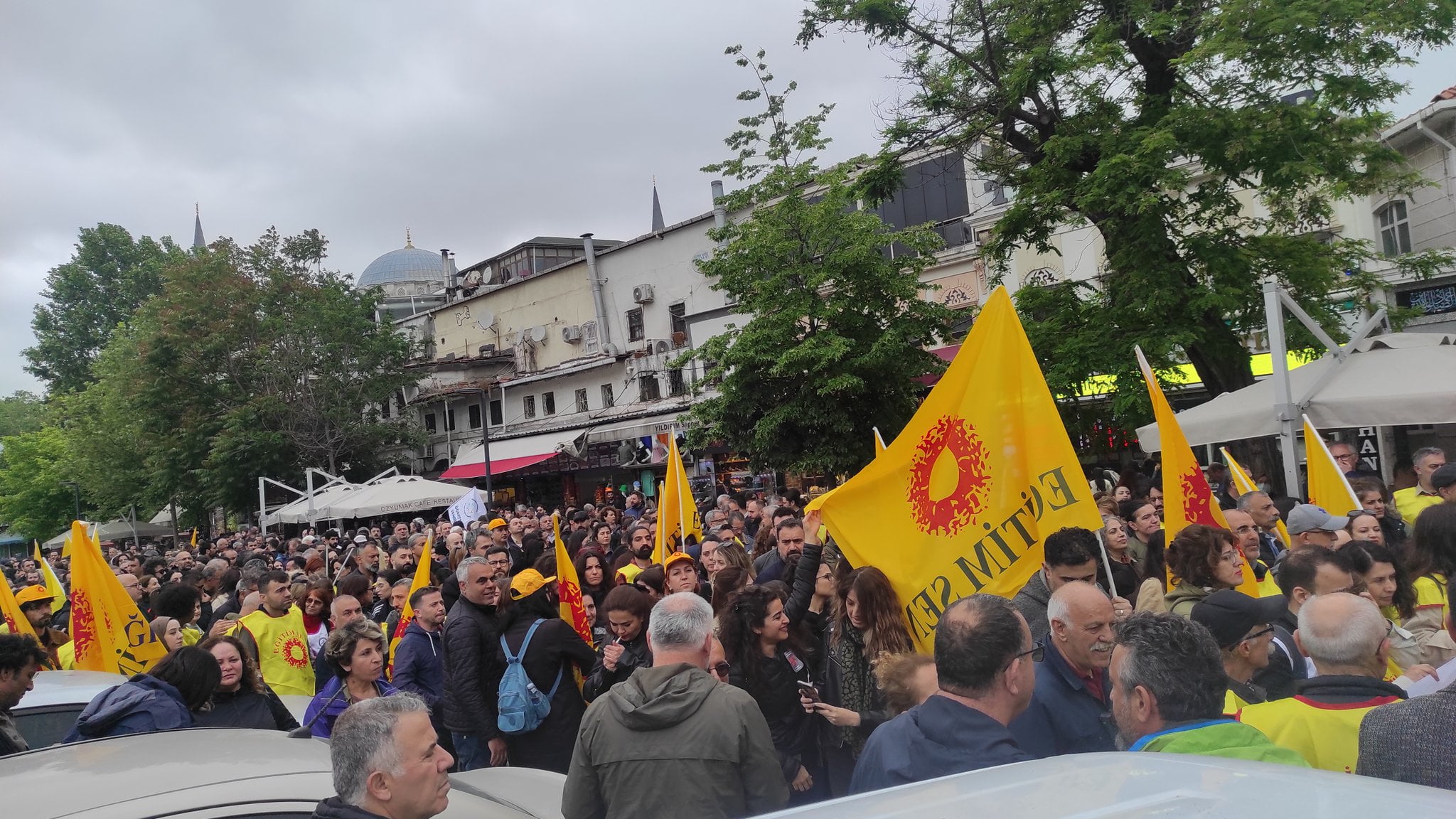 Eğitim emekçileri iş bıraktı