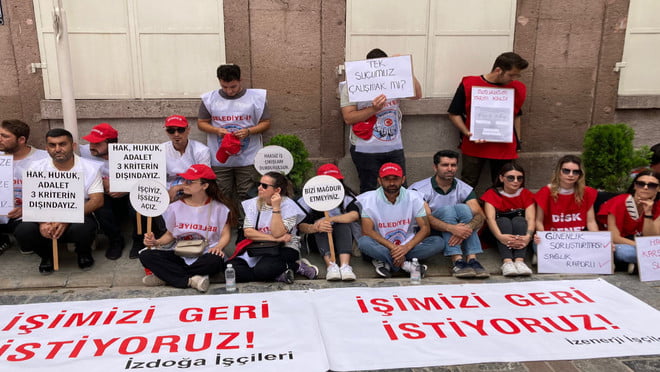 işçilerden oturma eylemi