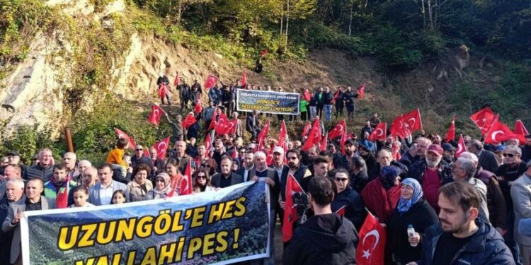 Uzungöl'de HES projesine tepki