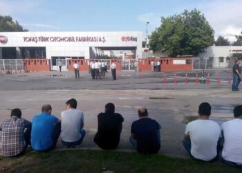 Tofaş'ta 700 işçi işten atıldı
