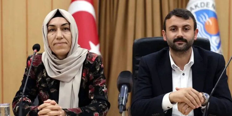 Akdeniz Belediyesi eş başkanları
