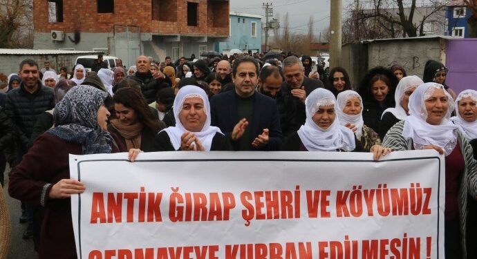 Kervanpınar köylüleri