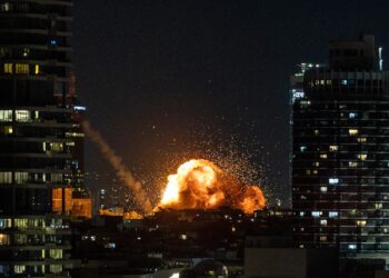 Tel Aviv'in bombalanması. Görüntü 28 Şubat 2026 tarihine ait.