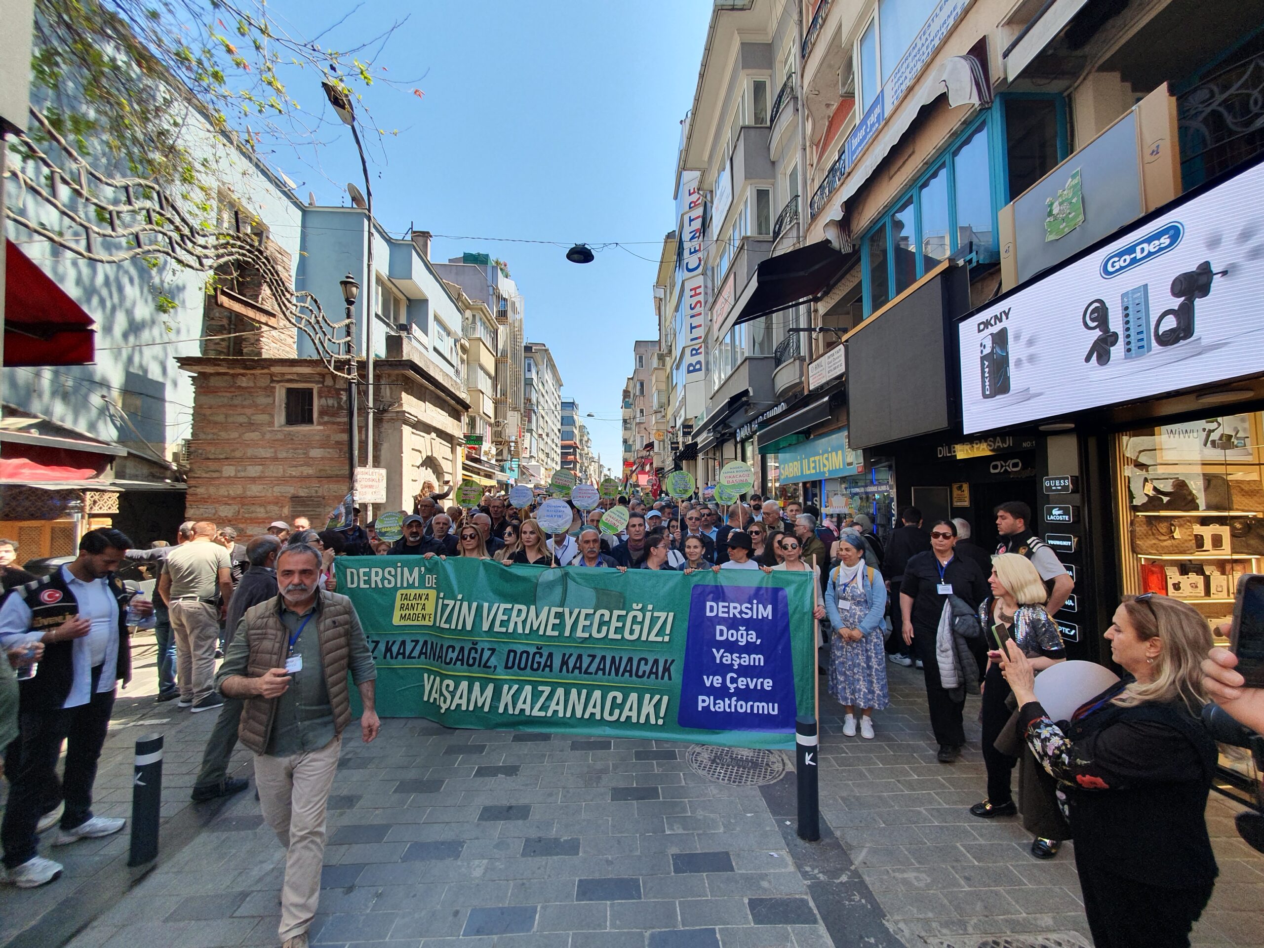 Dersim Doğa Yaşam ve Çevre Platformu Kadıköy’de çevre buluşmasını gerçekleştirdi